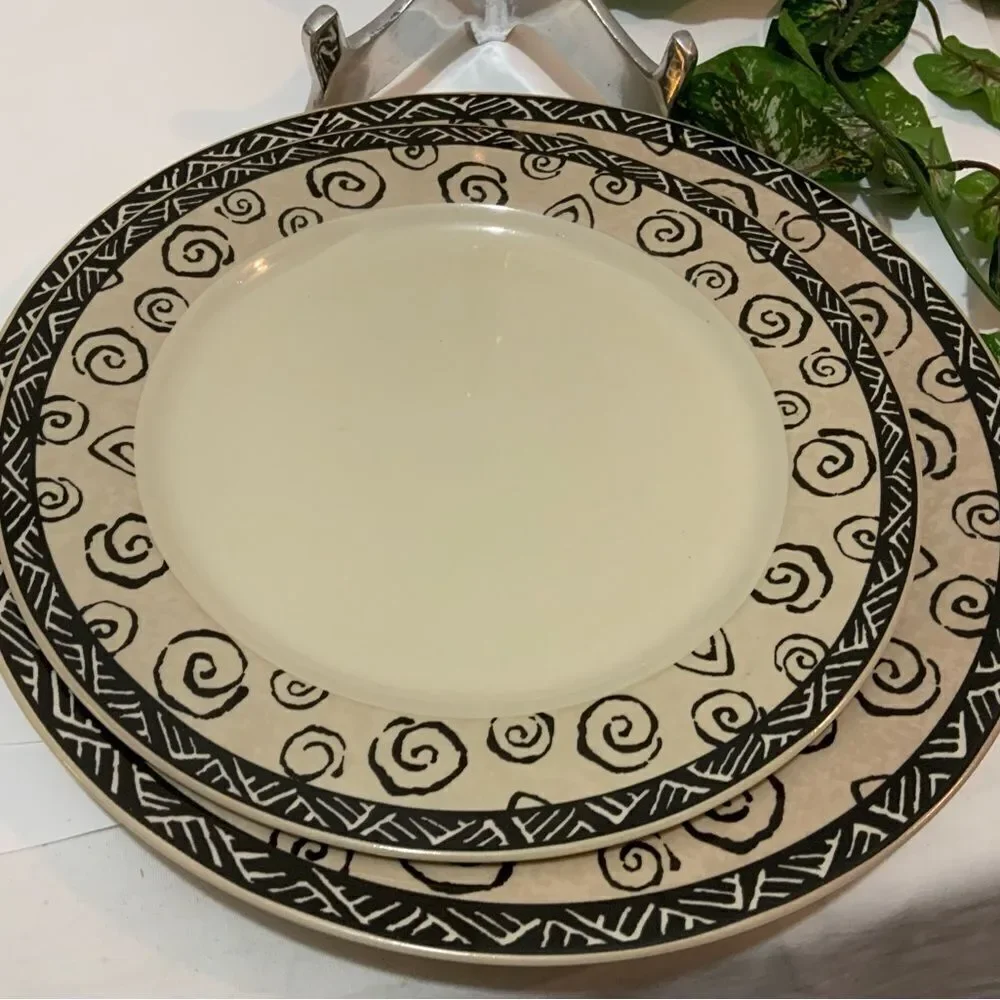Sakura Stoneware Round Platter Desert Sands 12.5”  & 2 dinner plates 10.5”